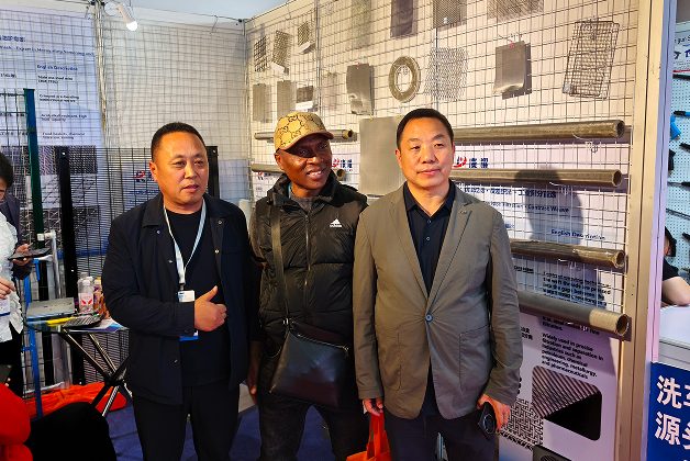 Kang Yao at a trade exhibition, photo 8