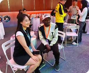 Kang Yao at a trade exhibition, photo 5